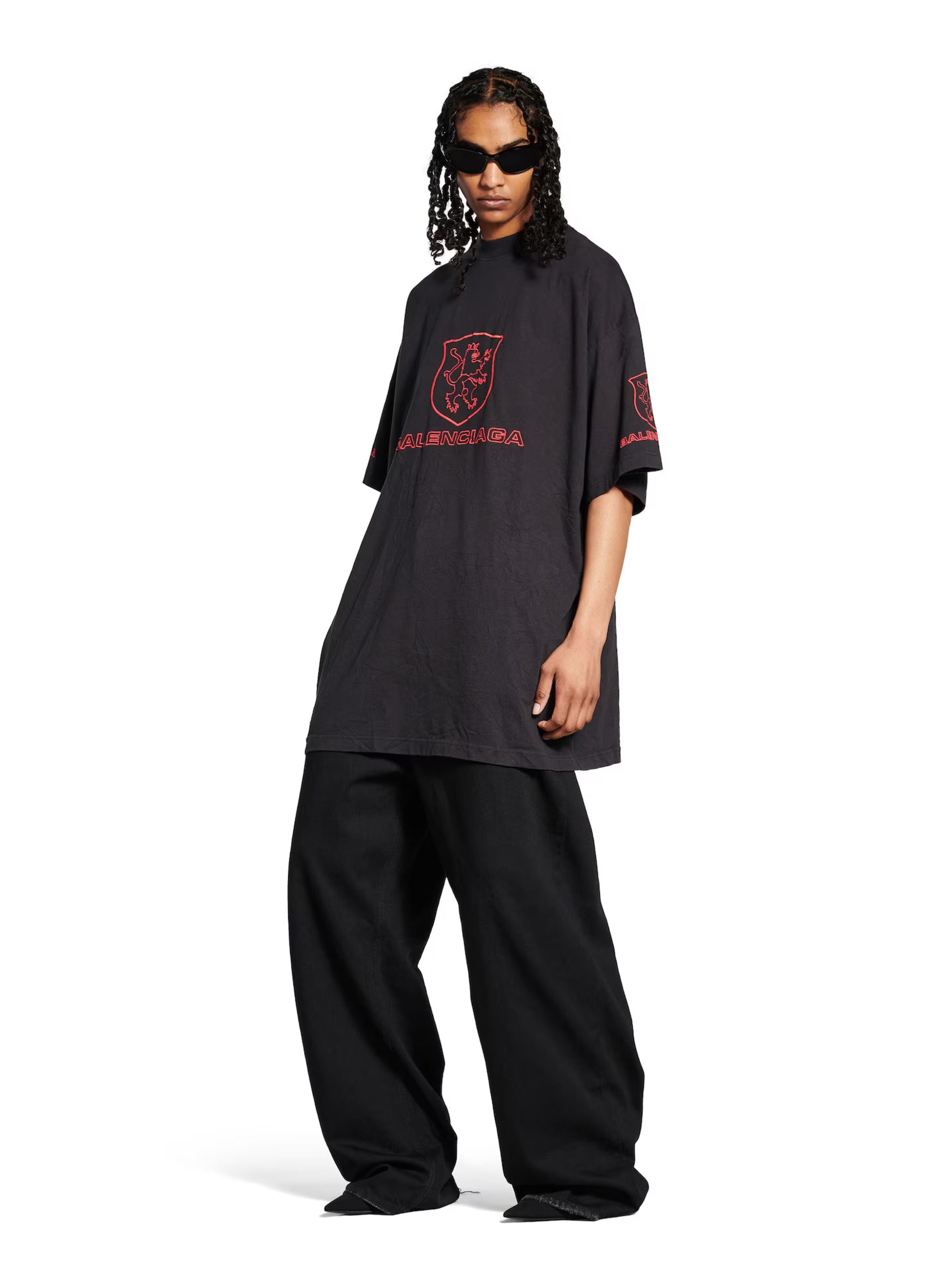 Lion Club T-shirt Oversized in Black/red